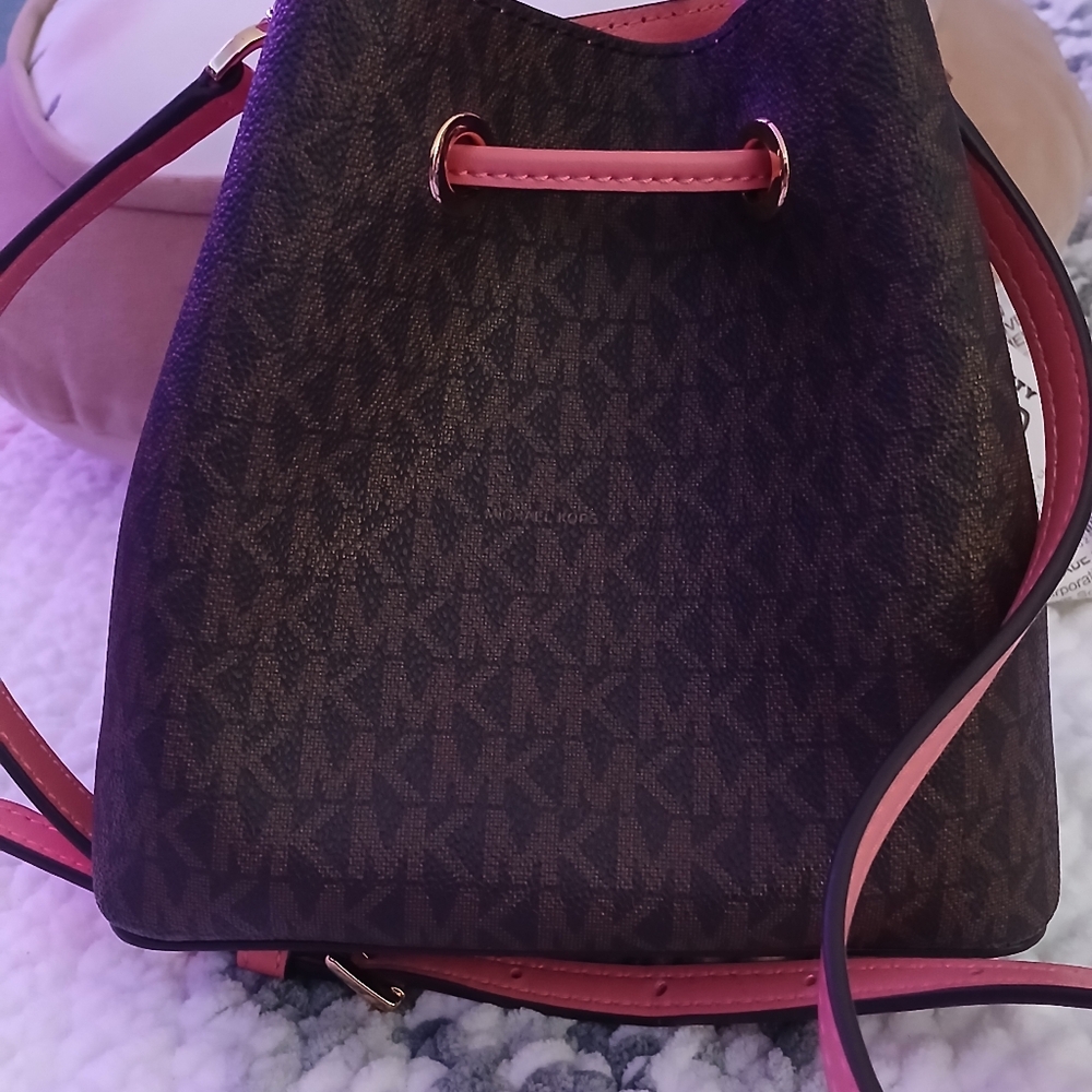 Authentic Michael Kors Extra-Small Monogram Bucket Bag - Picture 6 of 8